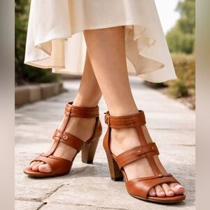 Liz Claiborne Gabby Back Zip‎ Heels
Comfort, Color Cognac Size Women's 9